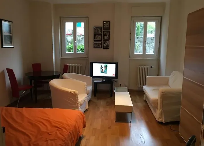 A 7 Minutes De La Gare De *